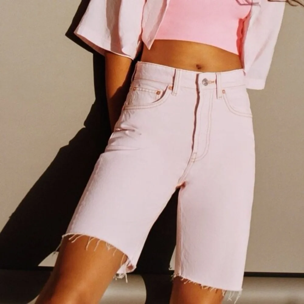 NEW ZARA SOLID COLOR STRAIGHT CUT SHORTS - Picture 3 of 10